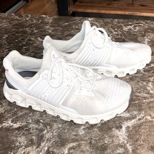 Women’s White OnCloud Cloudswift Size 8